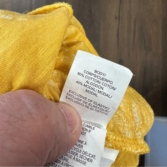 Lucky brand, yellow floral smocked blouse SZ LG - Picture 4 of 4